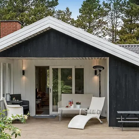Gorgeous In Romo With Kitchen Holiday home Bolilmark
